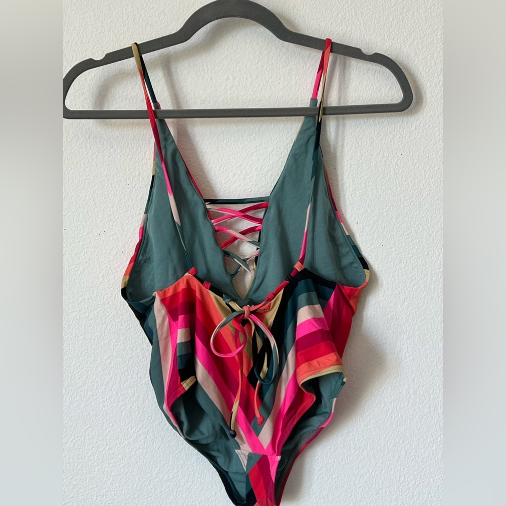 Billabong Color Spell One Piece Swimsuit Sz Small NWOT - Picture 4 of 5
